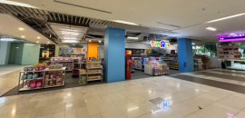 TOYS”R”US